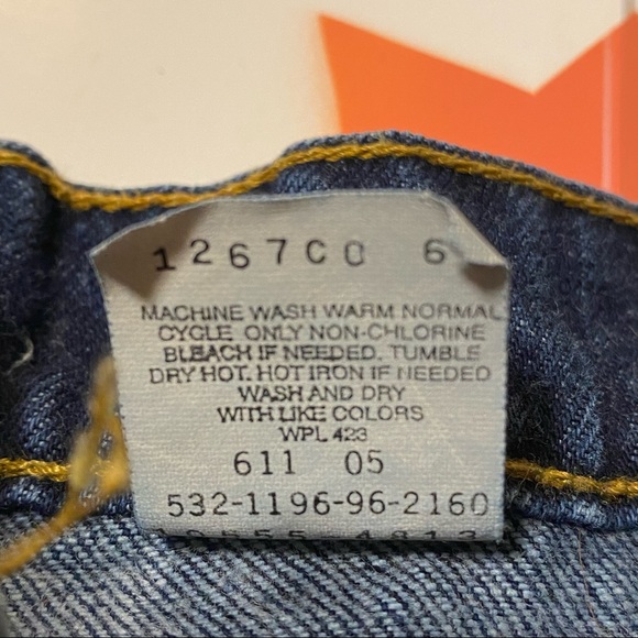 Levi 555 Dark Wash Distressed Denim Cutoffs - Picture 10 of 10